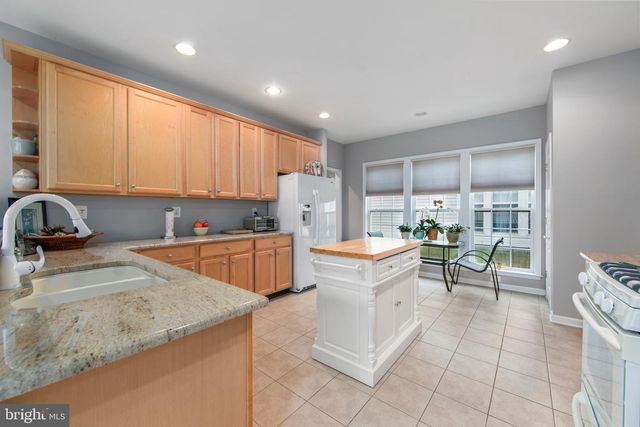 24 OLD MILL DR, Voorhees, NJ 08043