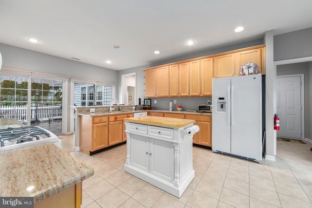 24 OLD MILL DR, Voorhees, NJ 08043