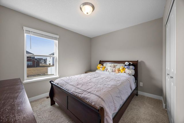 1976 Attenborough Street, Shakopee, MN 55379