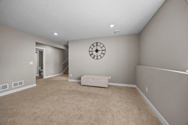 1976 Attenborough Street, Shakopee, MN 55379