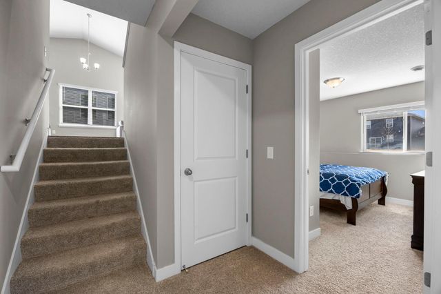 1976 Attenborough Street, Shakopee, MN 55379