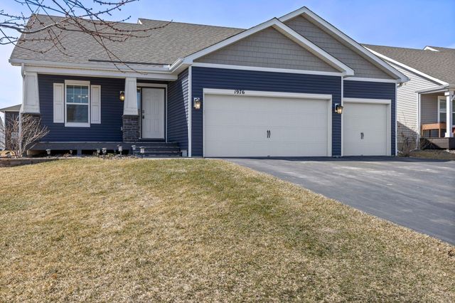 1976 Attenborough Street, Shakopee, MN 55379