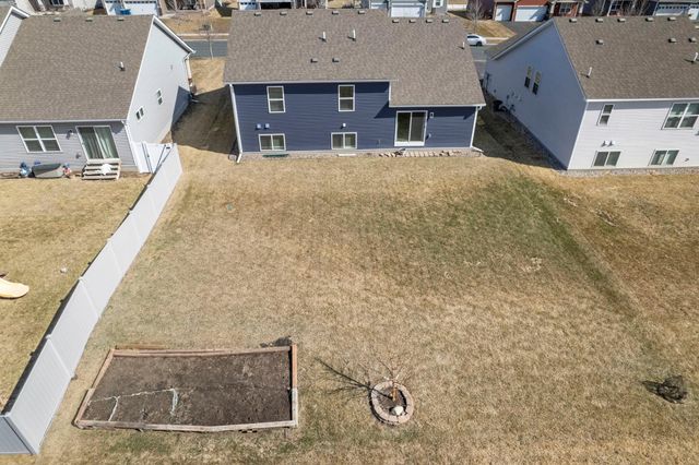 1976 Attenborough Street, Shakopee, MN 55379