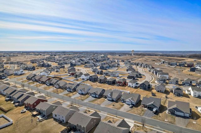 1976 Attenborough Street, Shakopee, MN 55379