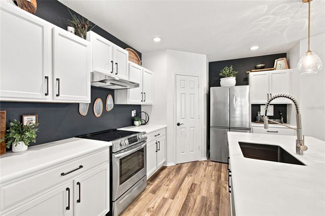 4613 SOMERSET HILL LN, Riverview, FL 33578