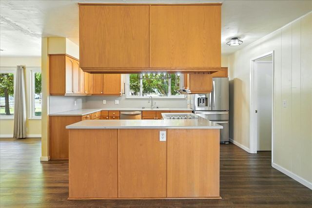 2176 N Bethel Avenue, Sanger, CA 93657