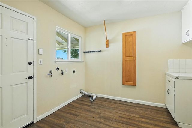 2176 N Bethel Avenue, Sanger, CA 93657