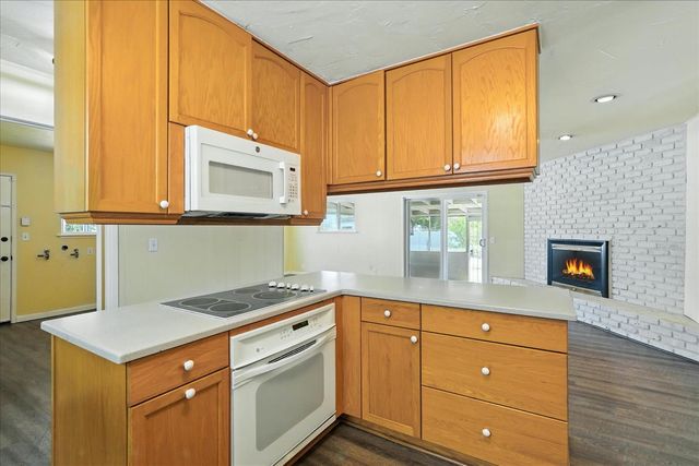 2176 N Bethel Avenue, Sanger, CA 93657