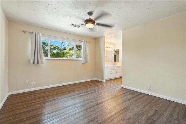 2176 N Bethel Avenue, Sanger, CA 93657