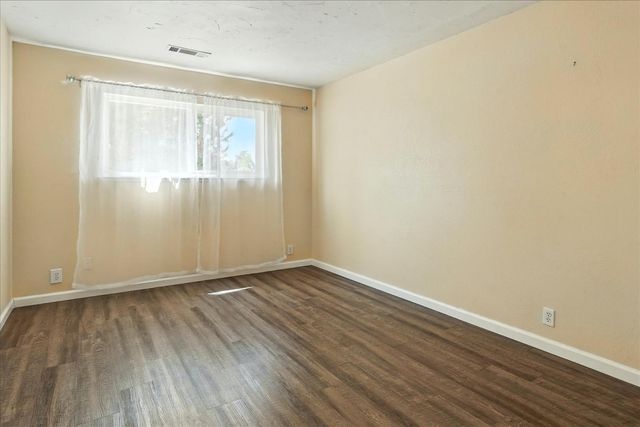 2176 N Bethel Avenue, Sanger, CA 93657