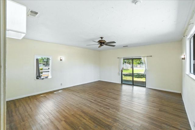 2176 N Bethel Avenue, Sanger, CA 93657