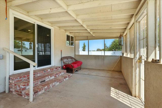 2176 N Bethel Avenue, Sanger, CA 93657