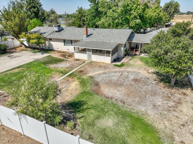2176 N Bethel Avenue, Sanger, CA 93657