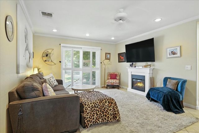 2176 N Bethel Avenue, Sanger, CA 93657