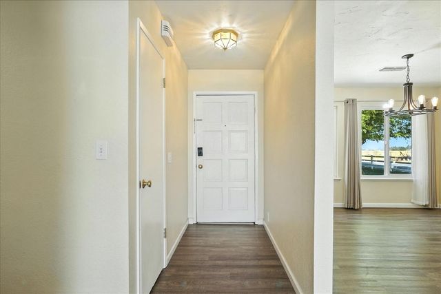 2176 N Bethel Avenue, Sanger, CA 93657