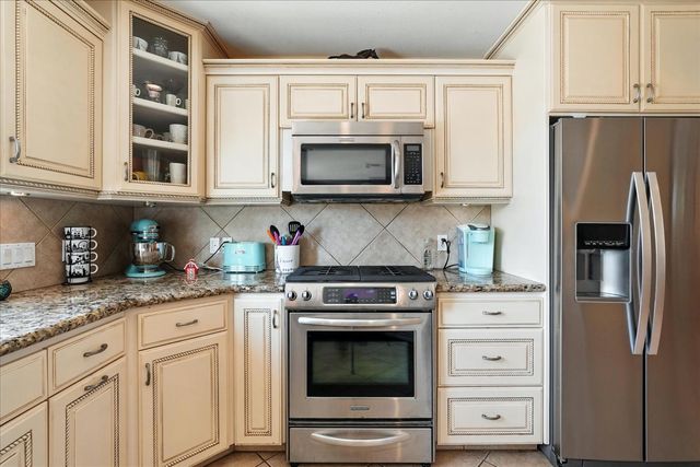 2176 N Bethel Avenue, Sanger, CA 93657