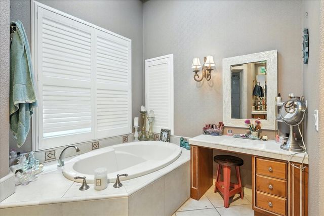 2176 N Bethel Avenue, Sanger, CA 93657