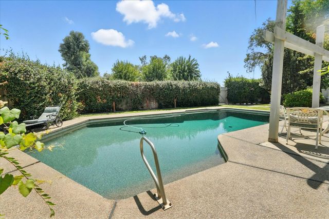 2176 N Bethel Avenue, Sanger, CA 93657