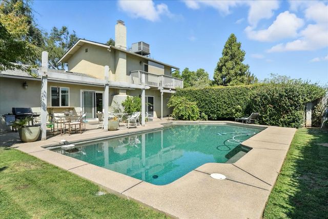 2176 N Bethel Avenue, Sanger, CA 93657