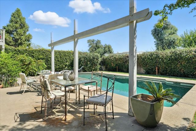 2176 N Bethel Avenue, Sanger, CA 93657