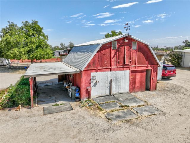 2176 N Bethel Avenue, Sanger, CA 93657