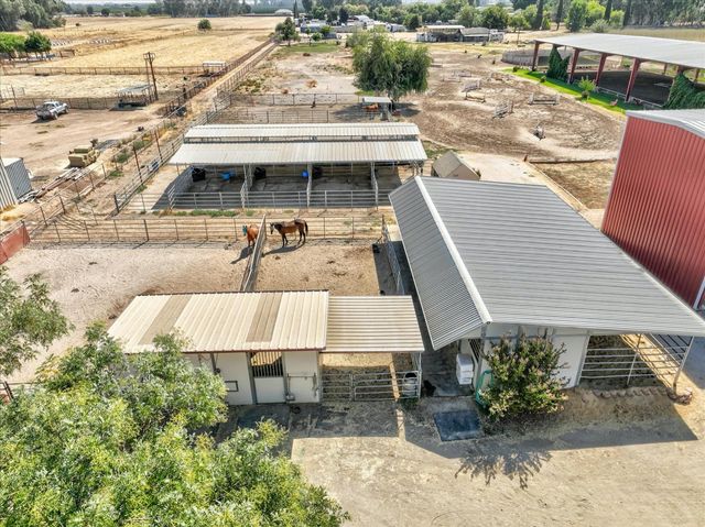 2176 N Bethel Avenue, Sanger, CA 93657