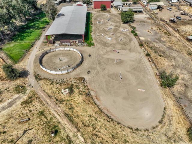 2176 N Bethel Avenue, Sanger, CA 93657