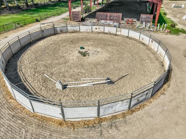 2176 N Bethel Avenue, Sanger, CA 93657