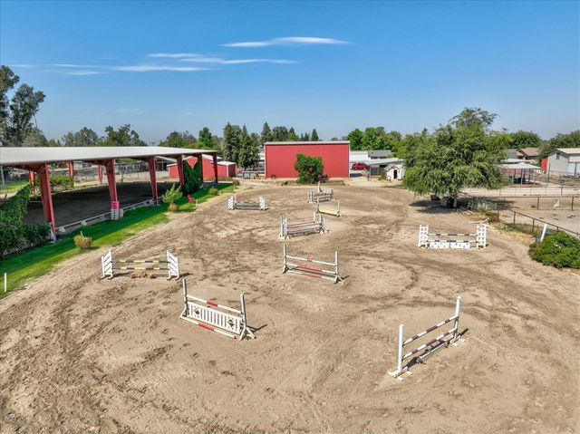 2176 N Bethel Avenue, Sanger, CA 93657