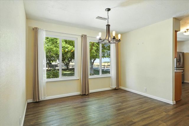 2176 N Bethel Avenue, Sanger, CA 93657