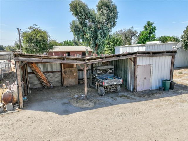 2176 N Bethel Avenue, Sanger, CA 93657