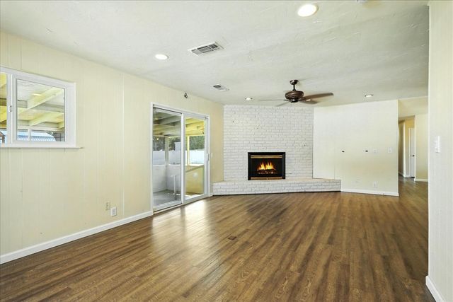 2176 N Bethel Avenue, Sanger, CA 93657