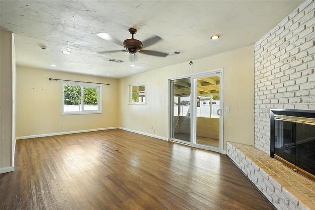 2176 N Bethel Avenue, Sanger, CA 93657