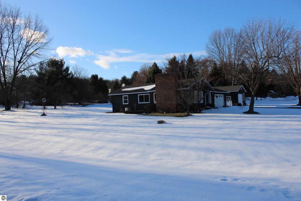 Image 21 of property listing at 11810 Chaney Drive, Rapid City, MI 49676