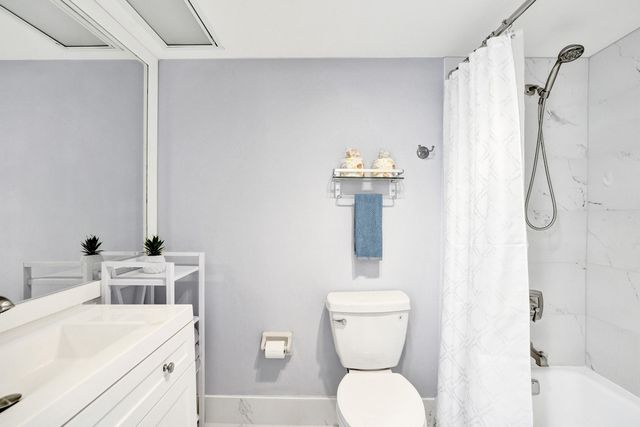 4200 Oaks Terrace 203, Pompano Beach, FL 33069