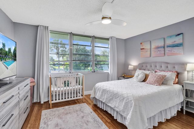 4200 Oaks Terrace 203, Pompano Beach, FL 33069