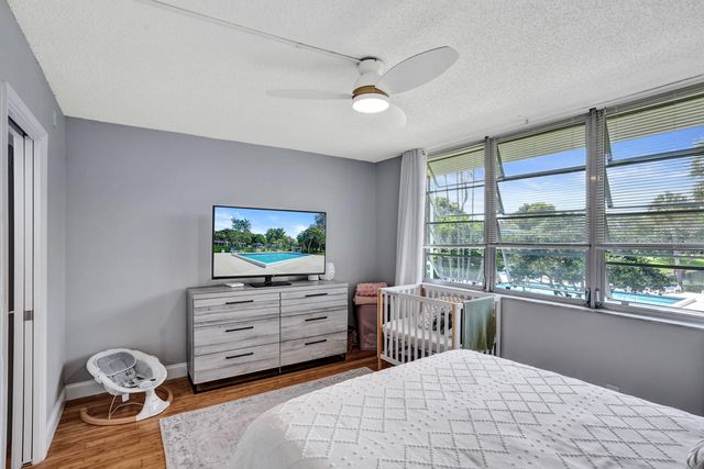 4200 Oaks Terrace 203, Pompano Beach, FL 33069