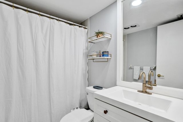 4200 Oaks Terrace 203, Pompano Beach, FL 33069