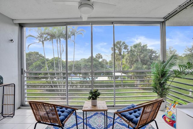 4200 Oaks Terrace 203, Pompano Beach, FL 33069