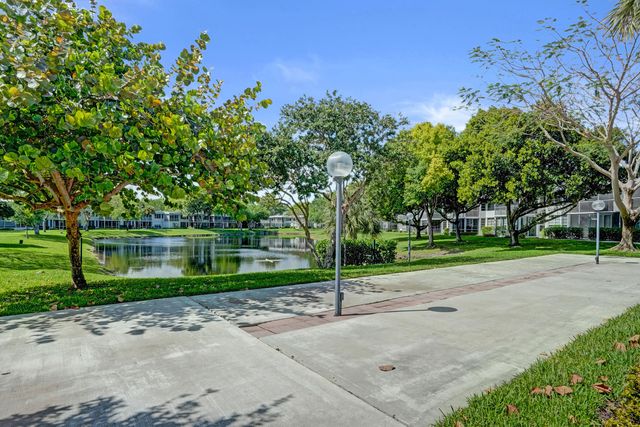 4200 Oaks Terrace 203, Pompano Beach, FL 33069
