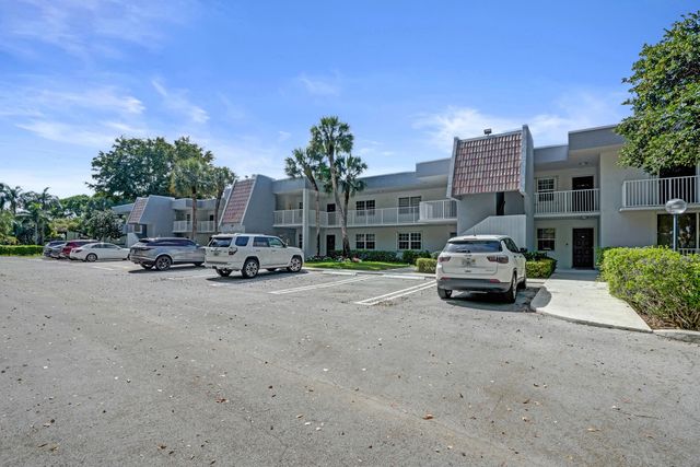 4200 Oaks Terrace 203, Pompano Beach, FL 33069
