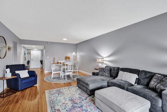 4200 Oaks Terrace 203, Pompano Beach, FL 33069