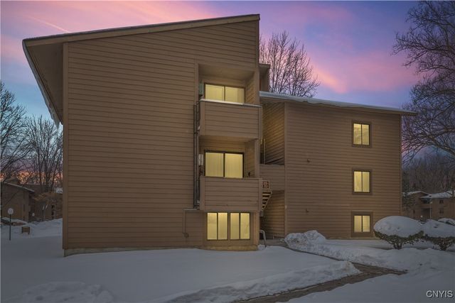 32 Watertree Drive, Dewitt, NY 13057