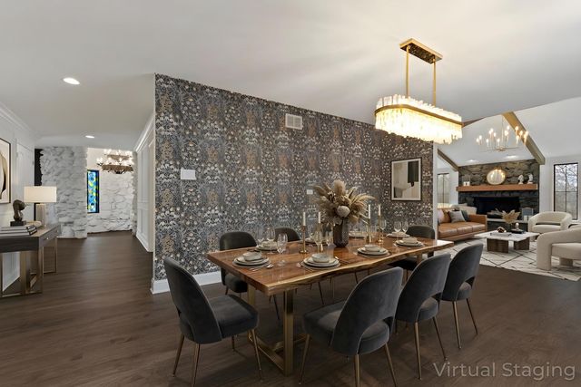 674 Plum Tree Road, Barrington Hills, IL 60010