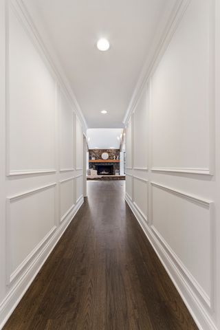 674 Plum Tree Road, Barrington Hills, IL 60010