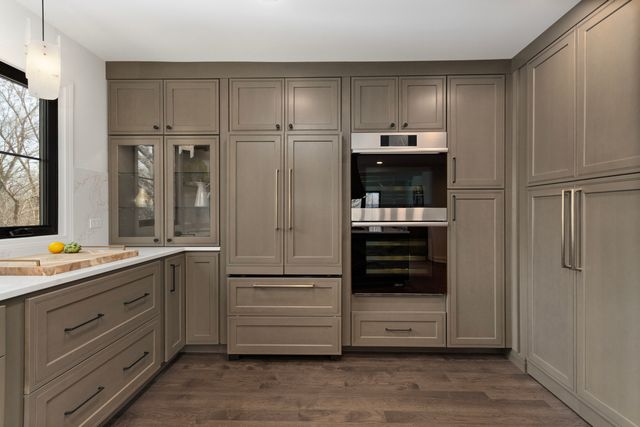 674 Plum Tree Road, Barrington Hills, IL 60010