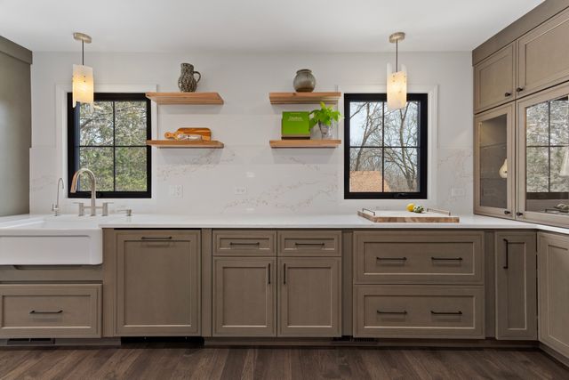 674 Plum Tree Road, Barrington Hills, IL 60010