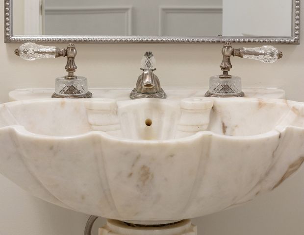 674 Plum Tree Road, Barrington Hills, IL 60010