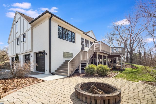 674 Plum Tree Road, Barrington Hills, IL 60010