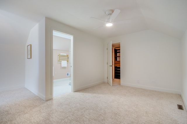 674 Plum Tree Road, Barrington Hills, IL 60010